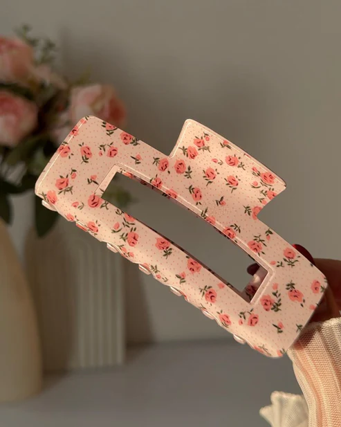 Rosebud Lover Claw Clip